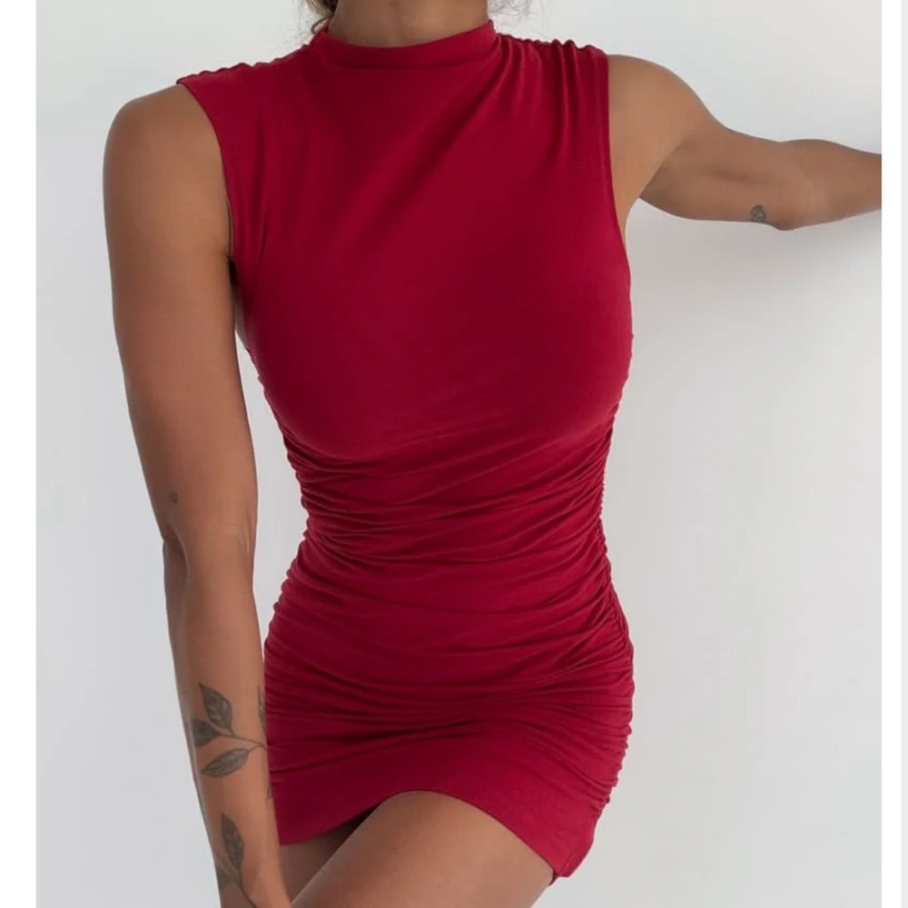 Minimalist dress - maroon